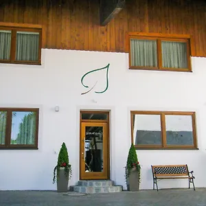 Gaestehaus Am Lindenhain Appartement